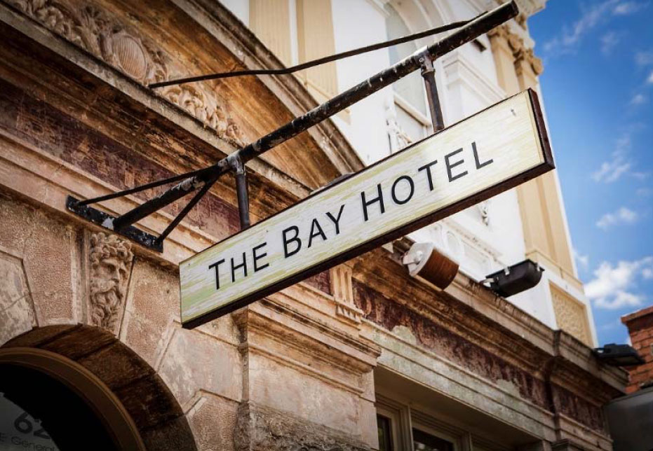 Bay Hotel_Mornington_sign