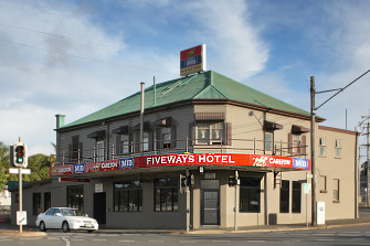 Fiveways Hotel_Toowoomba_frontage_web_crp_adj