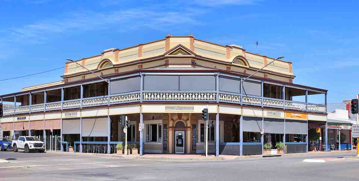 BROKEN HILL GOLD AT THE ASTRA - PubTIC