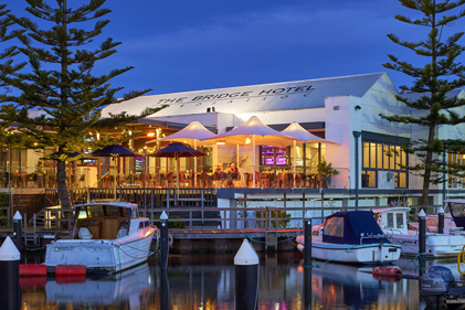 Bridge Hotel Mordialloc external over water twilight_JLL Aug24_clead ...