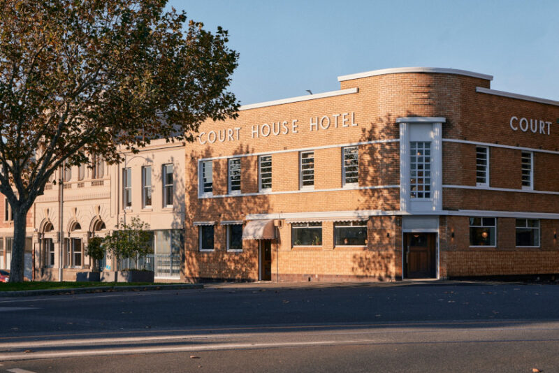 COURTHOUSE HOTEL