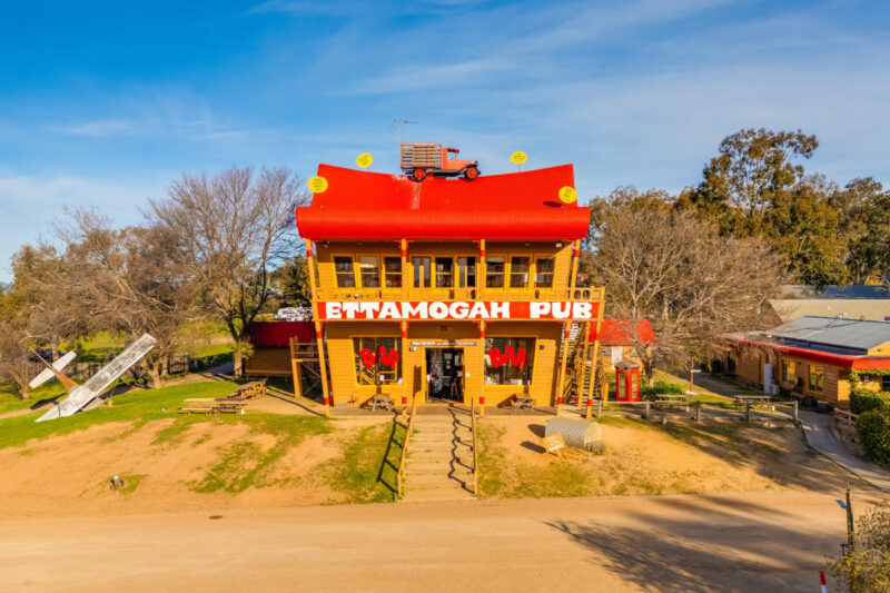 ETTAMOGAH PUB