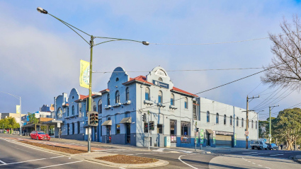 GREENSBOROUGH HOTEL GREENSBOROUGH HOTEL