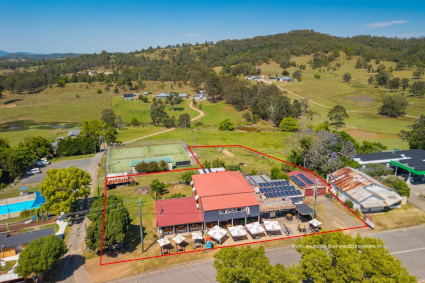 COMMERCIAL HOTEL COMMERCIAL HOTEL