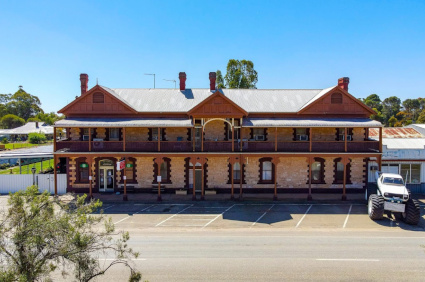 CALTOWIE HOTEL