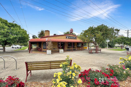 SWIFTS CREEK HOTEL
